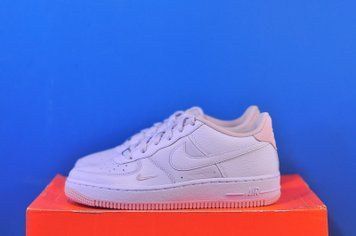 Кросівки Nike Air Force 1 LV8 HF0952-002 HF0952-002 фото