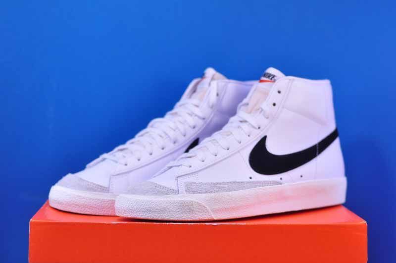 Кросівки Nike Blazer Mid 77 Vintage BQ6806-100 фото