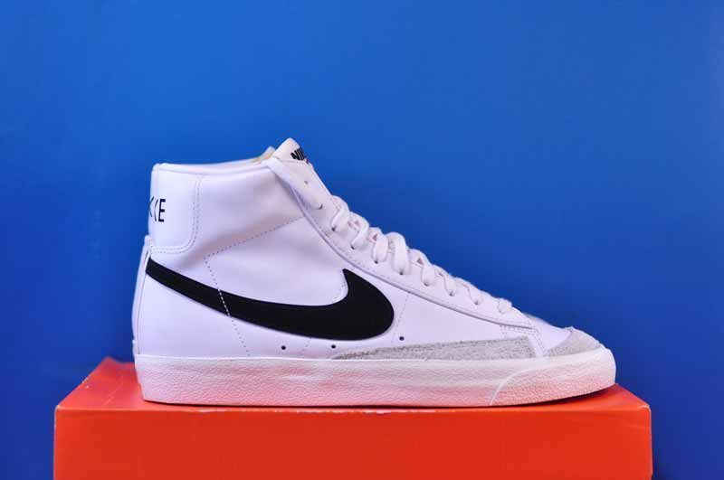 Кросівки Nike Blazer Mid 77 Vintage BQ6806-100 фото