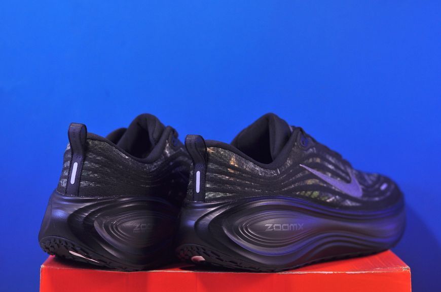 Кросівки Nike Vomero Plus IM3985-001 IM3985-001 фото