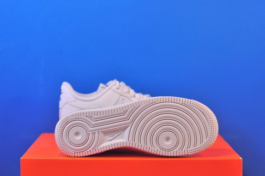 Кросівки Nike Air Force 1 '07 Lv8 IM6002-030 IM6002-030 фото