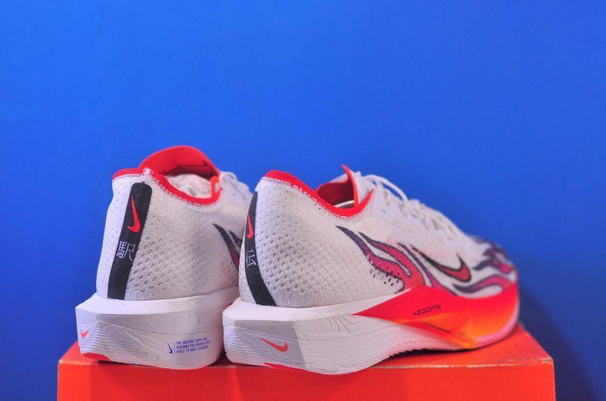 Кросівки Nike Zoomx Vaporfly Next% White/Red HQ3504-100 HQ3504-100 фото