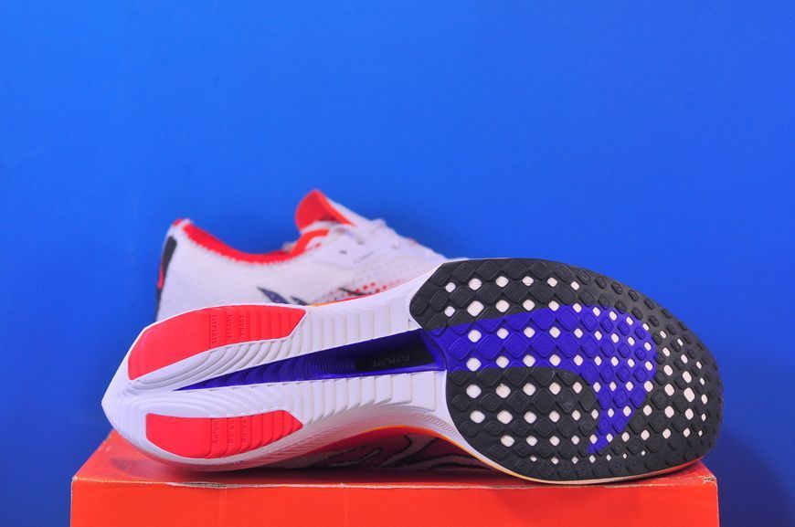 Кросівки Nike Zoomx Vaporfly Next% White/Red HQ3504-100 HQ3504-100 фото