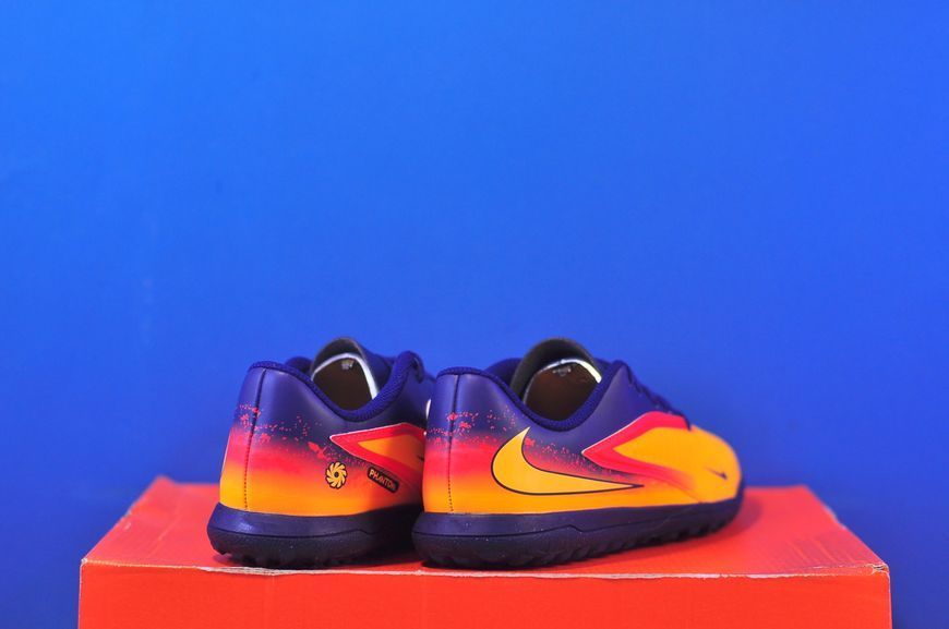 Сороканіжки Nike Phantom 6 Low Club Erling Haaland TF Junior II8285-800 II8285-800 фото