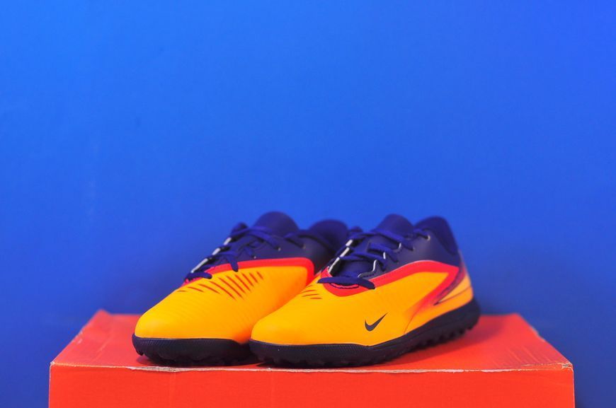 Сороканіжки Nike Phantom 6 Low Club Erling Haaland TF Junior II8285-800 II8285-800 фото