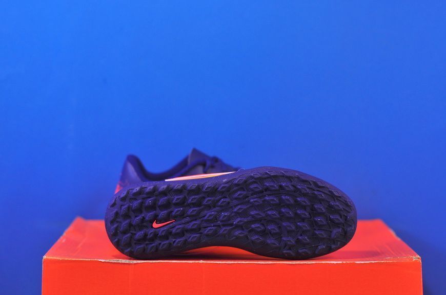 Сороканіжки Nike Phantom 6 Low Club Erling Haaland TF Junior II8285-800 II8285-800 фото