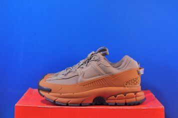 Кросівки Nike Zoom Vomero Roam HQ2181-200 HQ2181-200 фото