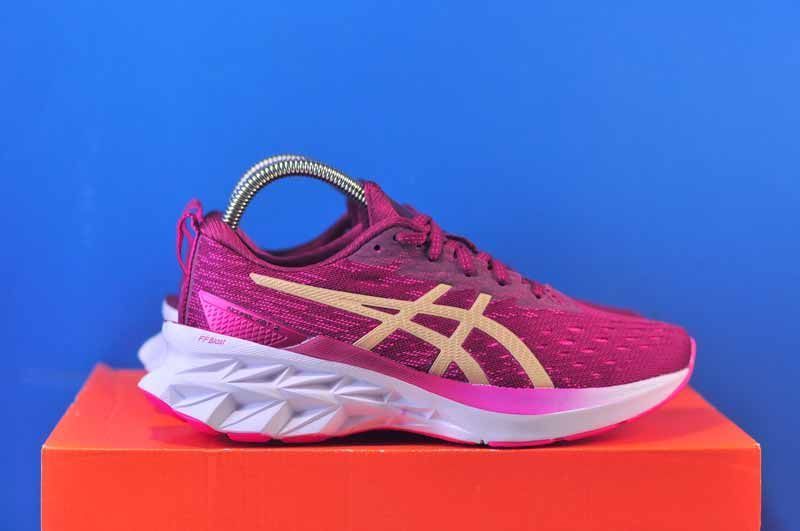 Кросівки Asics Novablast 2 Pink 1012B049-600 фото