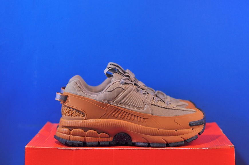 Кросівки Nike Zoom Vomero Roam HQ2181-200 HQ2181-200 фото