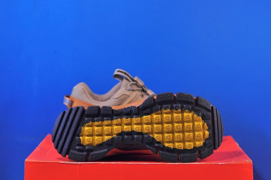 Кросівки Nike Zoom Vomero Roam HQ2181-200 HQ2181-200 фото