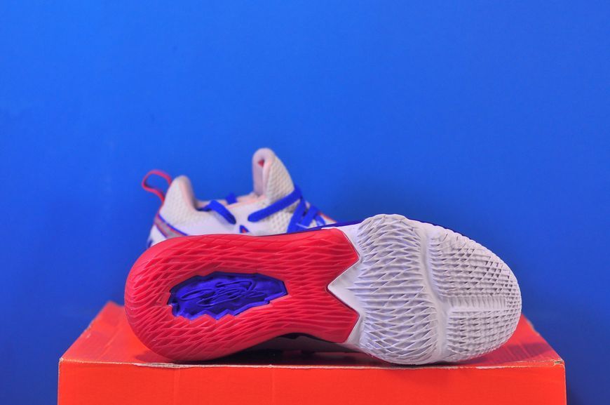 Кросівки Nike LeBron XVII Low "Bred" CD5007-1002 CD5007-1002 фото