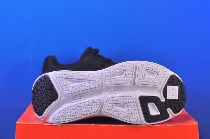 Кросівки Skechers Max Cushioning Endeavor 220613/BKW 220613/BKW фото