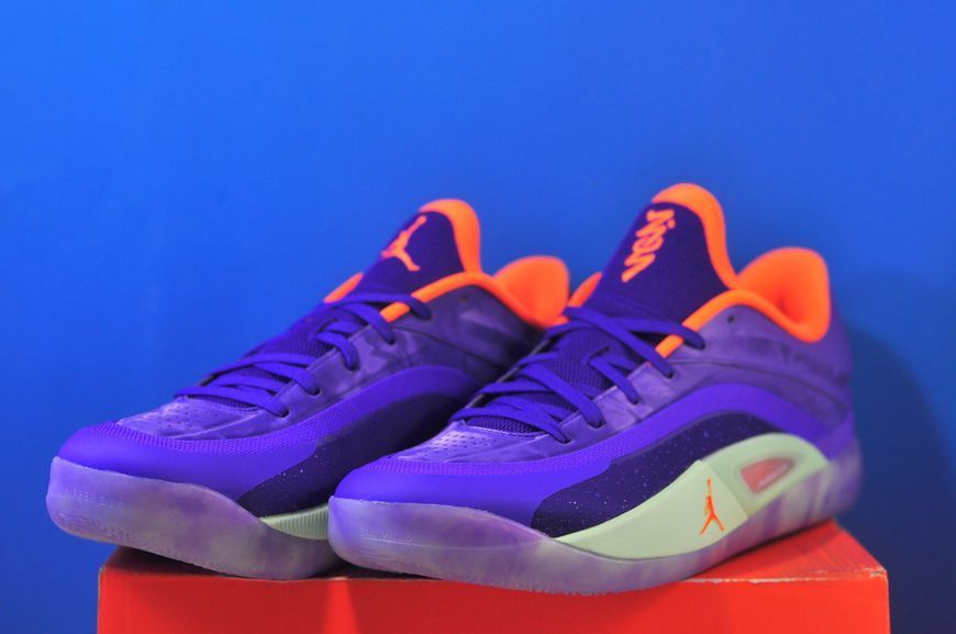 Кросівки Nike Zion 4 FB1802-500 FB1802-500 фото