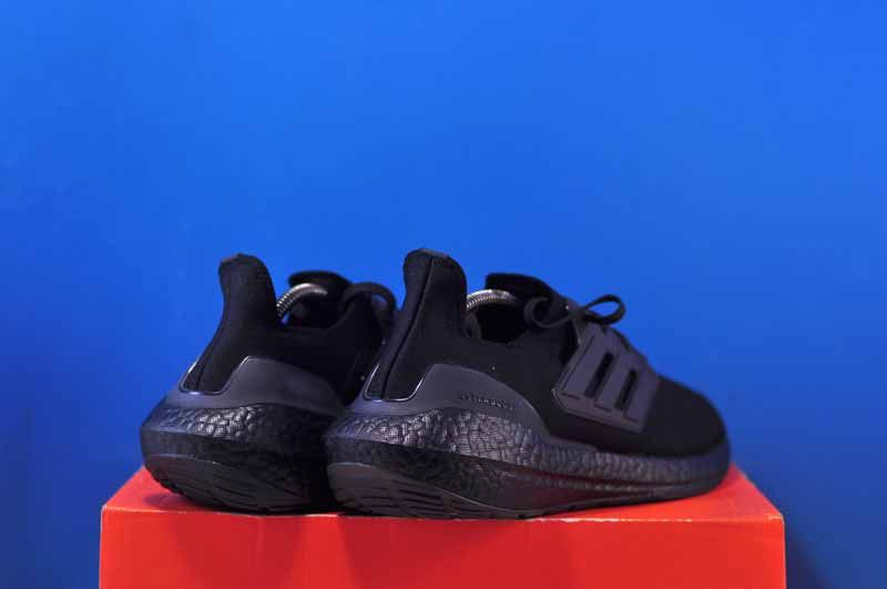 Кросівки Adidas Ultraboost 22 Black GZ0127 GZ0127 фото