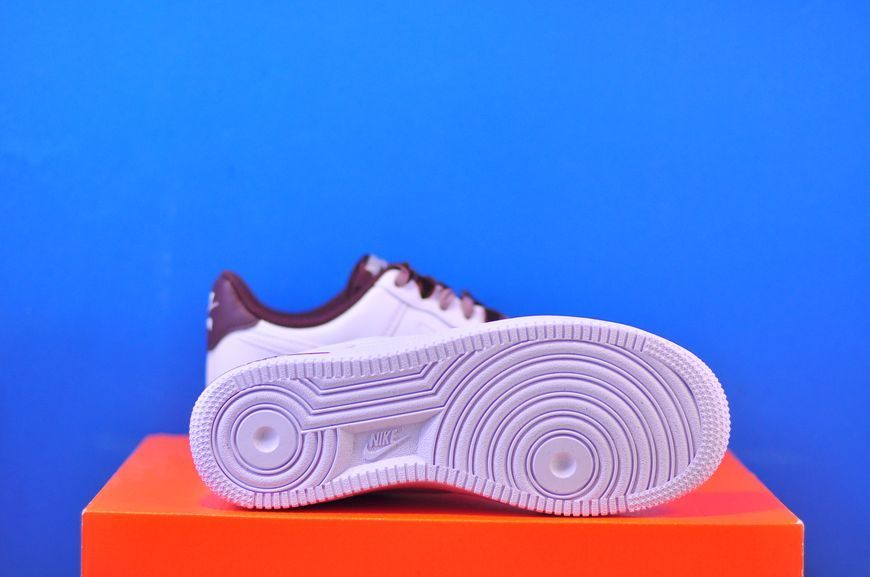Кросівки Nike Air Force 1 07 HV4403-600 HV4403-600 фото