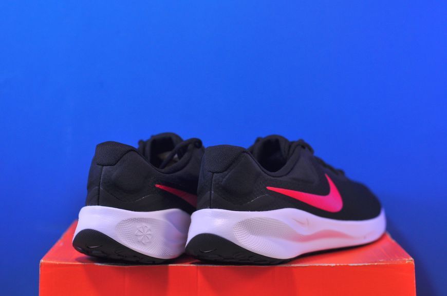 Кросівки Nike Revolution 7 FB2207-003 FB2207-003 фото