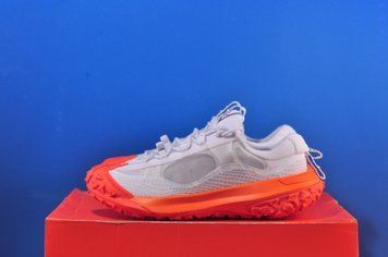 Кросівки Nike Acg Mountain Fly 2 Low White DV7903-100 фото