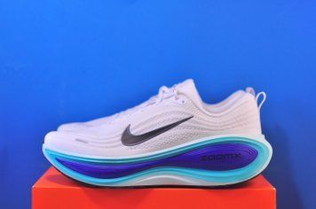 Кросівки Nike Vomero Plus White HV8150-104 HV8150-104 фото