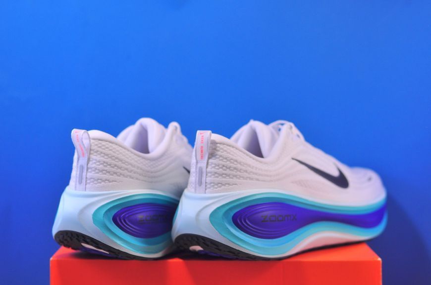 Кросівки Nike Vomero Plus White HV8150-104 HV8150-104 фото