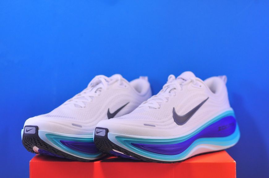 Кросівки Nike Vomero Plus White HV8150-104 HV8150-104 фото