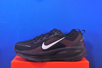 Кросівки Nike Vomero 18 IH4454-001 IH4454-001 фото