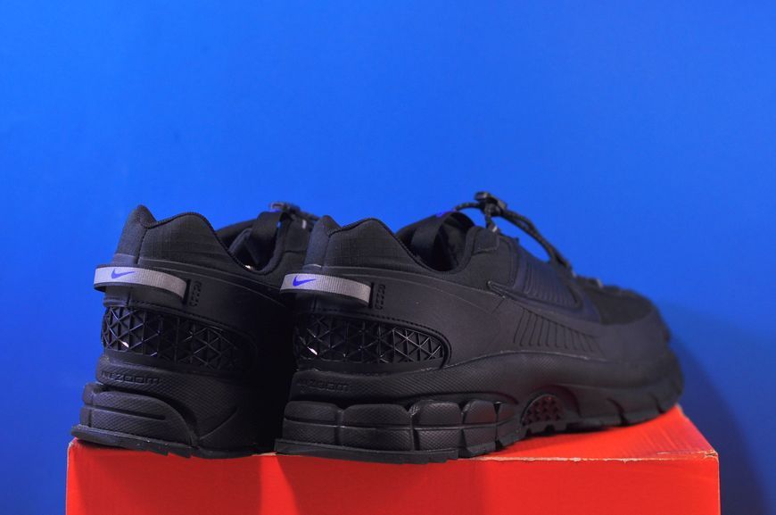 Кросівки Nike Zoom Vomero Roam Winterized FV2295-002 FV2295-002 фото