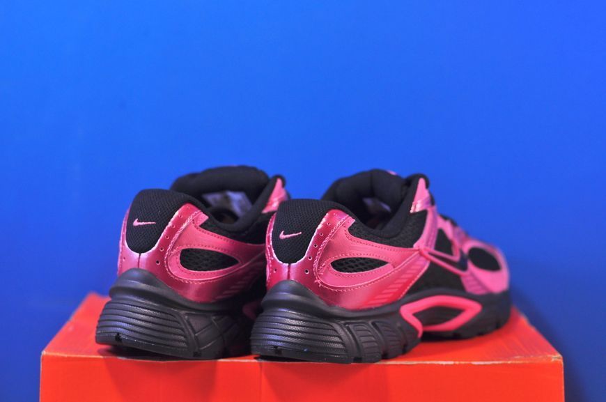 Кросівки Nike V5 Rnr HQ7901-004 HQ7901-004 фото