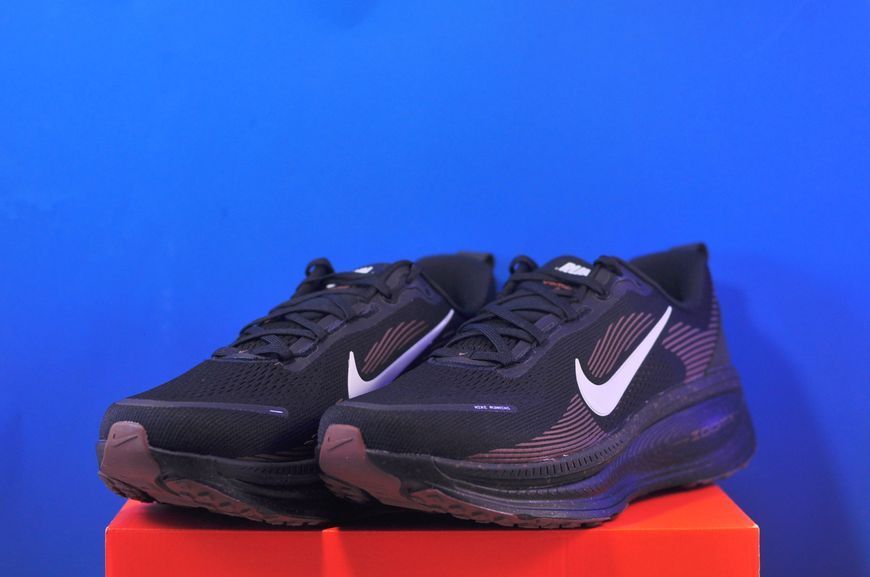 Кросівки Nike Vomero 18 IH4454-001 IH4454-001 фото