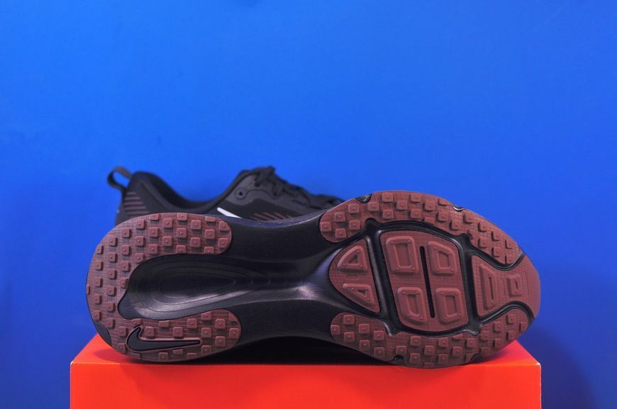 Кросівки Nike Vomero 18 IH4454-001 IH4454-001 фото