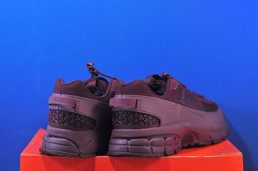 Кросівки Nike Zoom Vomero Roam Burgundy Crush HQ2181-500 HQ2181-500 фото