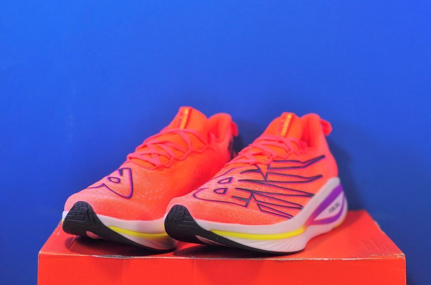 Кросівки New Balance FuelCell SuperComp Elite v3 MRCELCD3 MRCELCD3 фото