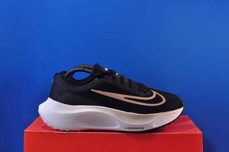 Кросівки Nike Zoom Fly 5 DM8968-002 DM8968-002 фото