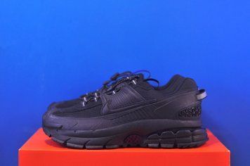 Кросівки Nike Zoom Vomero Roam Triple Black HQ2181-004 HQ2181-004 фото
