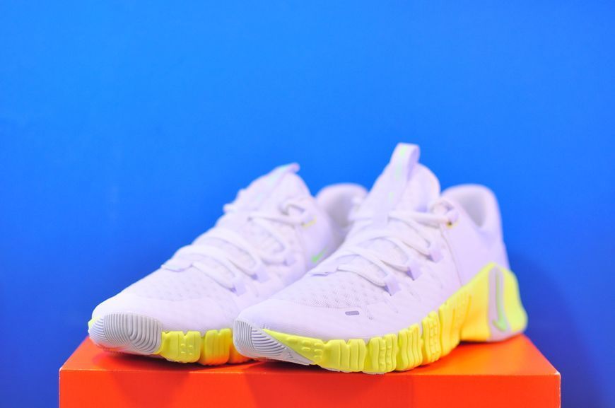Кросівки Nike Free Metcon 5 White DV3950-106 DV3950-106 фото