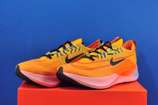 Кросівки Nike Zoom Fly 4