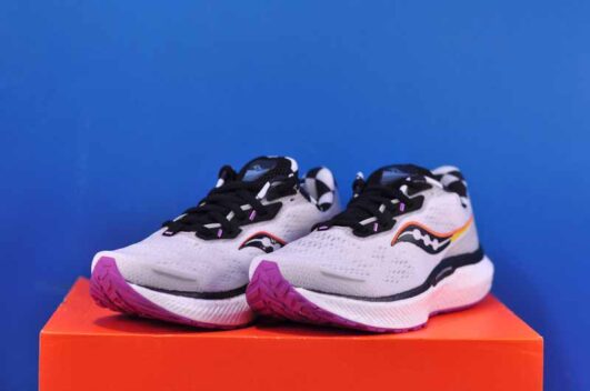 Кросівки Saucony Trumph 19