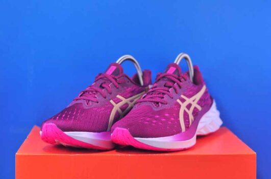 Кросовки Asics Novablast 2 Pink