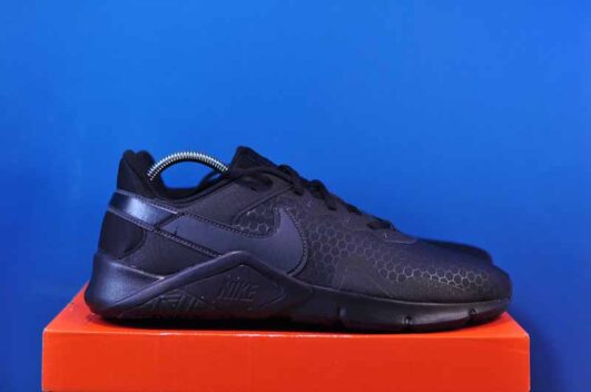 Nike Legend Essential 2